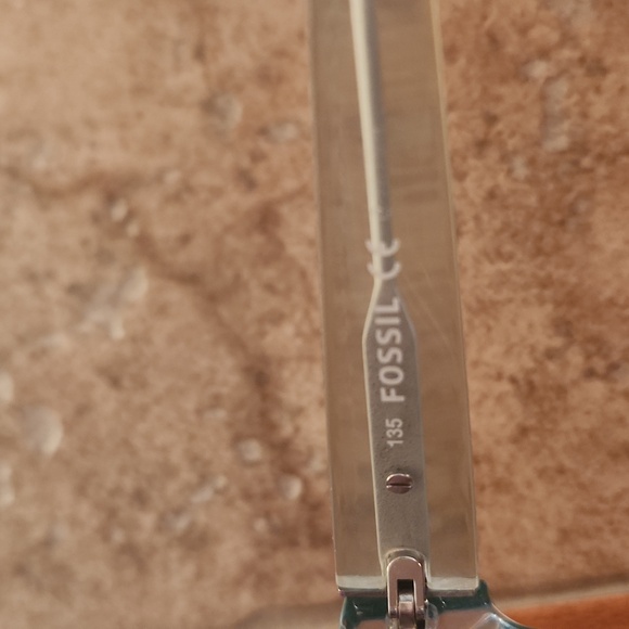 Fossil glasses holder with Fossil sunglasses womans - Picture 5 of 7